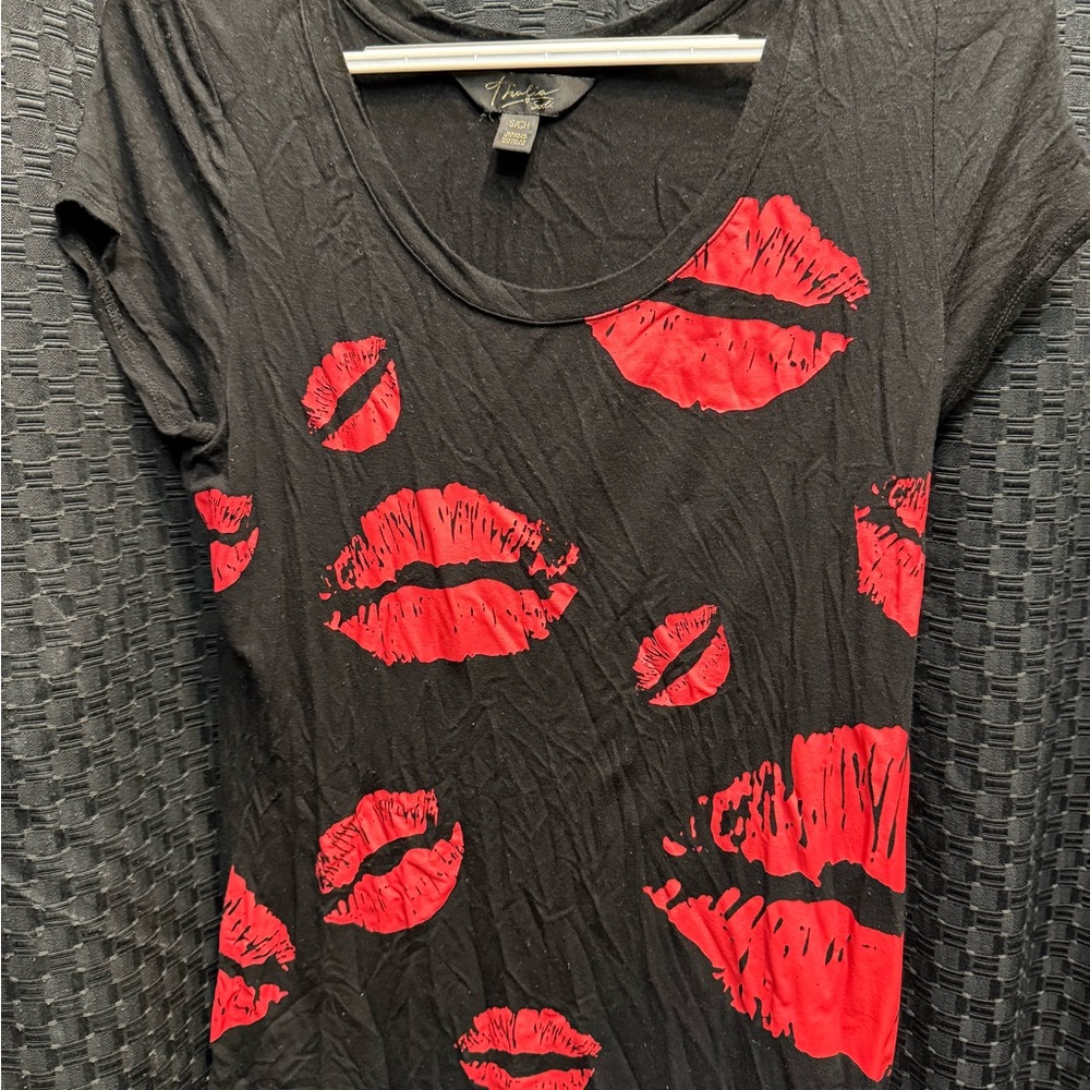 Thalia Sodi Black Tee with Red Lip Prints
